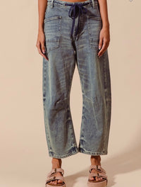 Mid Rise Washed Denim Barrel Jeans