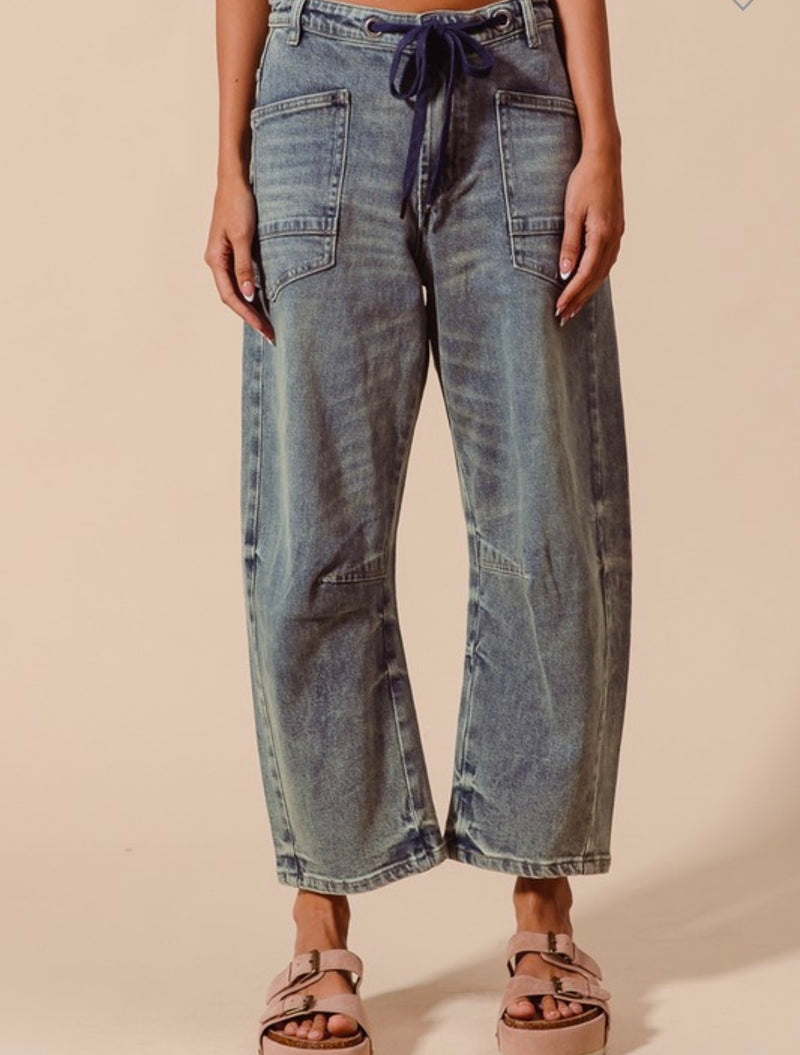 Mid Rise Washed Denim Barrel Jeans